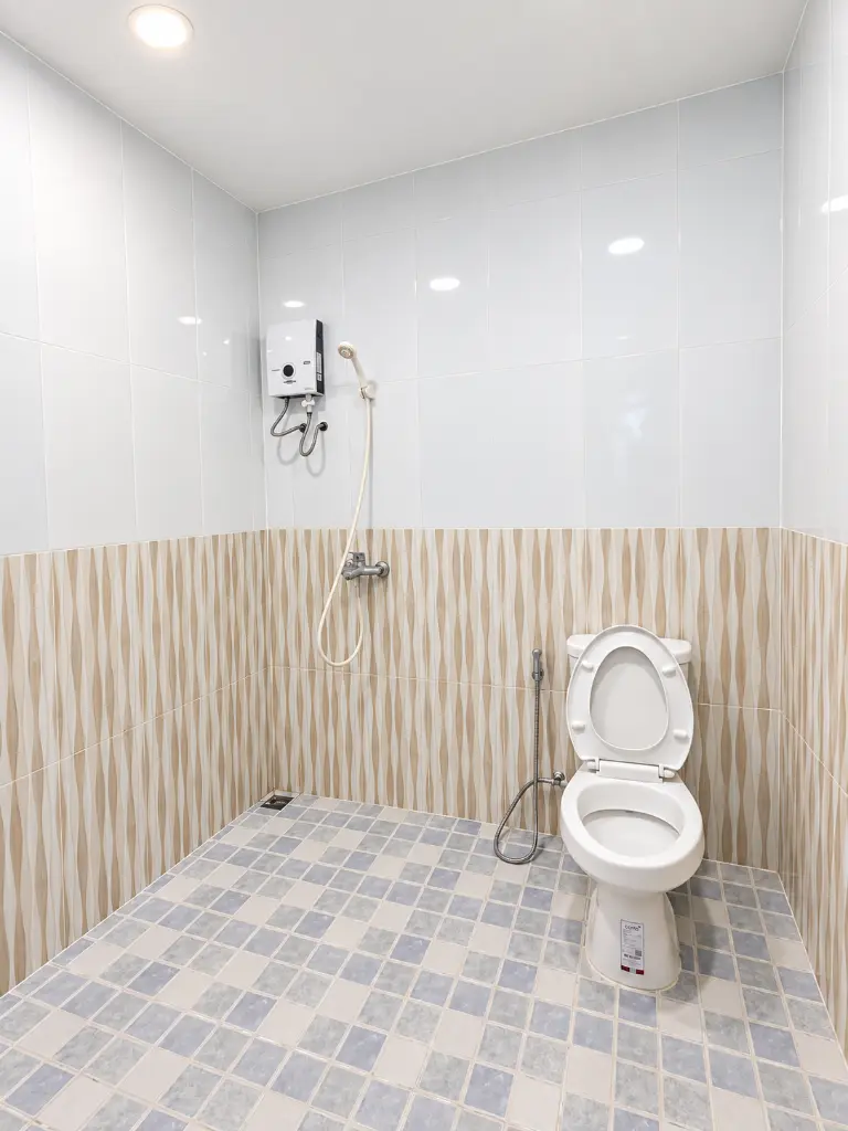 VV6-16 06.webp