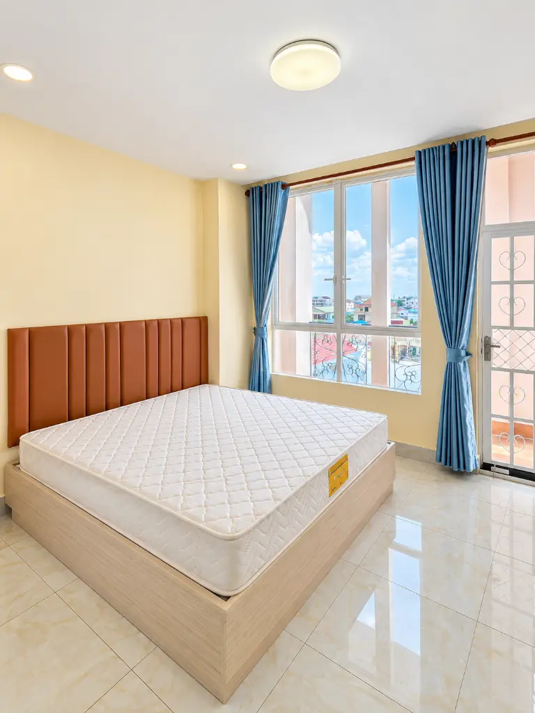 VV6-62 03.webp