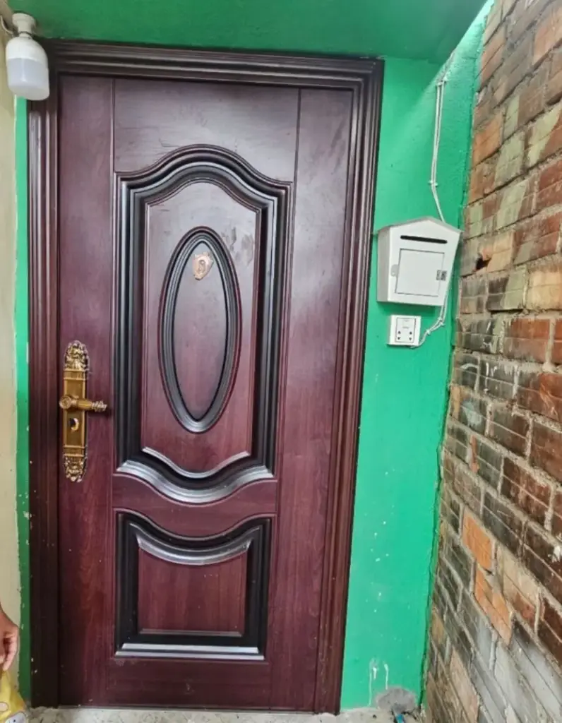 VV03_90 ផ្ទះក្នុងផ្សារ